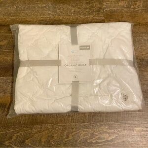 Pottery Barn Toddler Organic Quilt - White